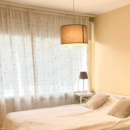Center & Airport Apartment *